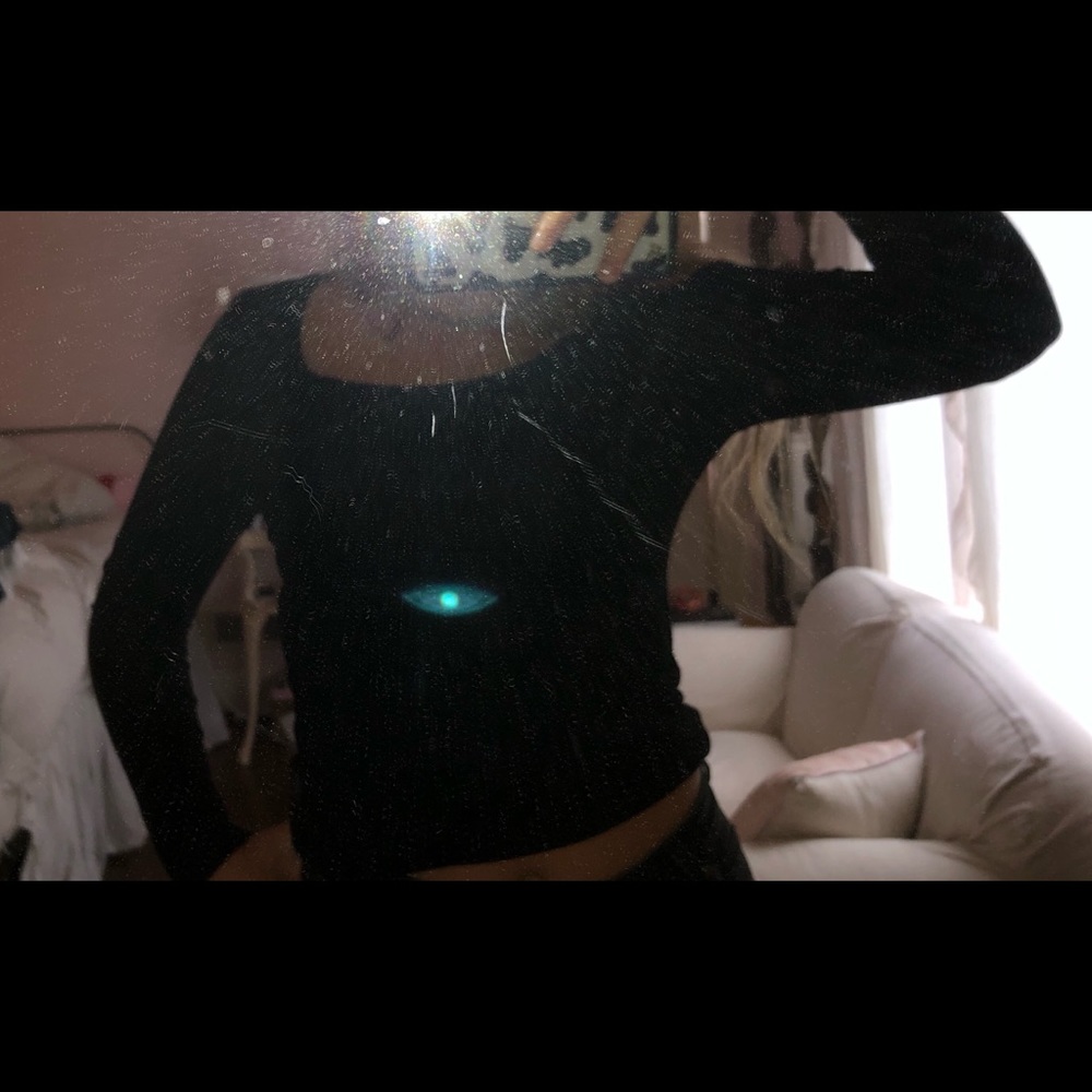 Basic black tee - Picture 3 of 3